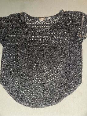 Womens Size S Mudd Open-Knit Short Sleeve Sweater Top - Black and White